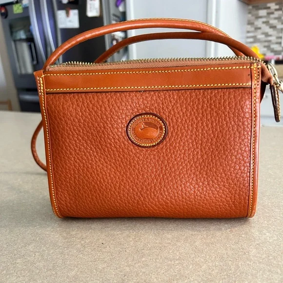 Dooney & Bourke small vintage Crossbody Bag - Picture 1 of 4